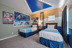 8 habitaciones, tabla de planchar con plancha, cuna de viaje y wifi 