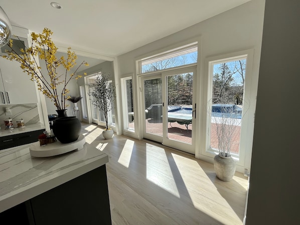 المنشأة من الداخل