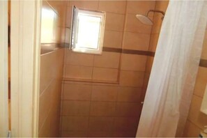 Dusche, Seife, Shampoo, Toilettenpapier