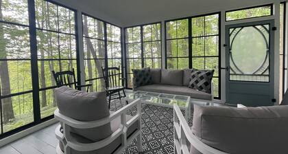 Modern Chalet with hot tub is Cyclist or hikers dream location on Bruce Trail