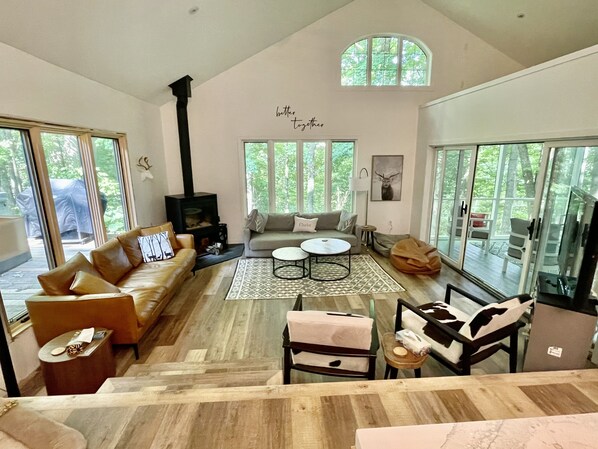 Smart TV, fireplace, offices