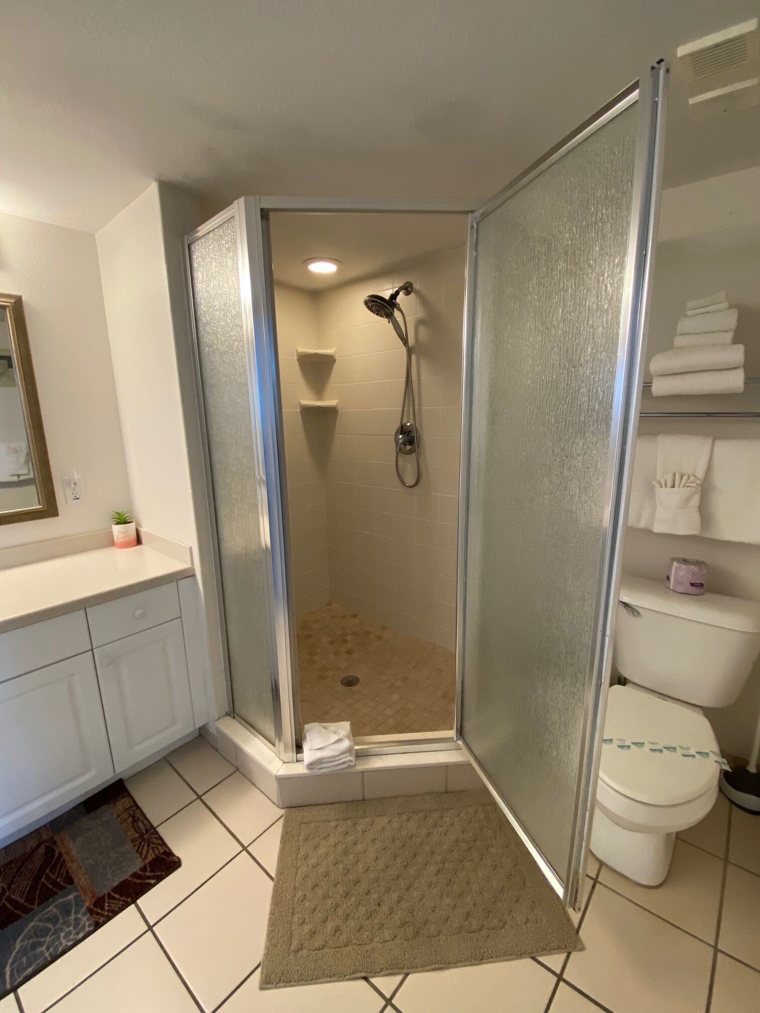 Daytona Beach Spacious One Bedroom 9th floor Condo