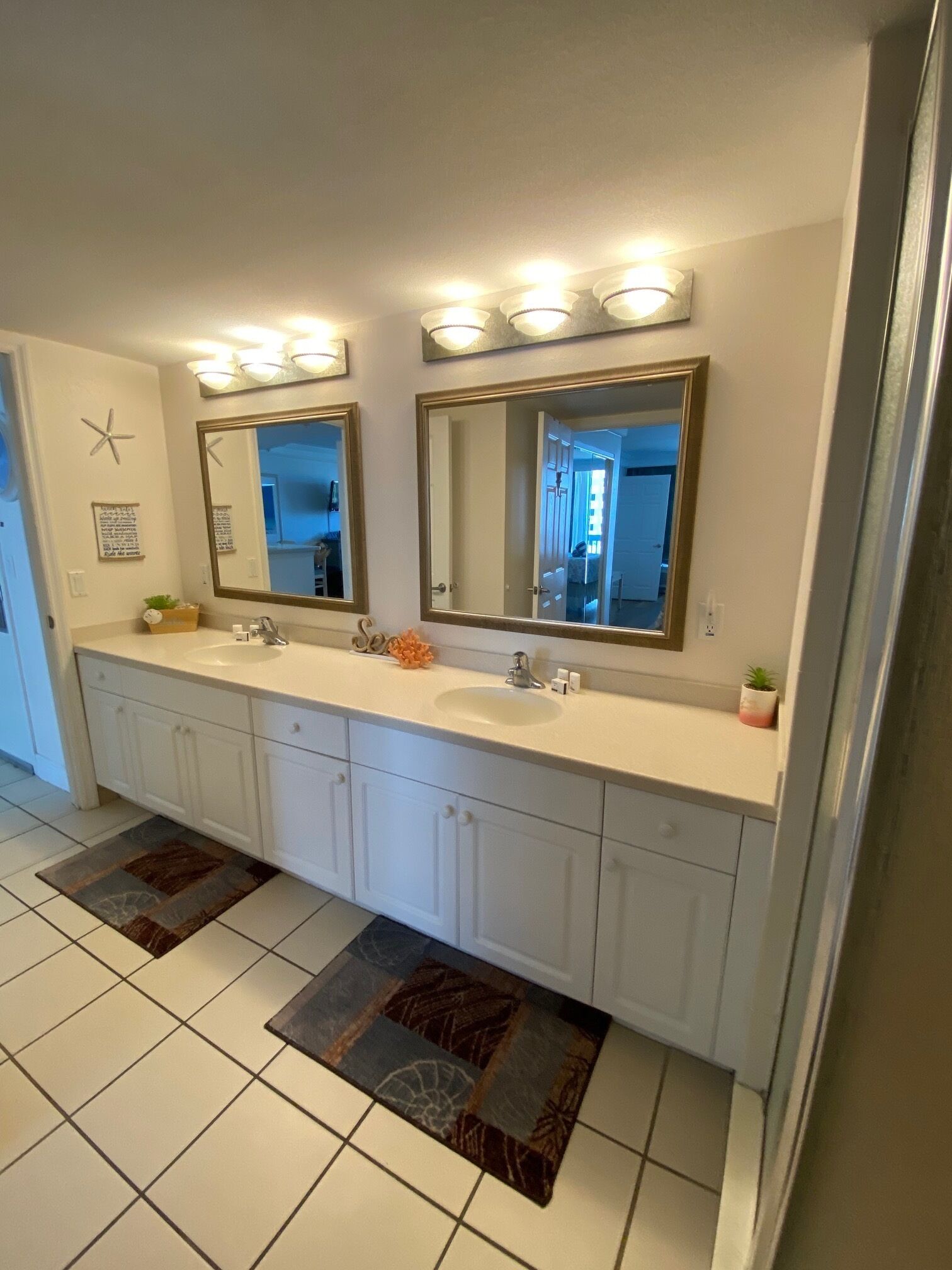 Daytona Beach Spacious One Bedroom 9th floor Condo