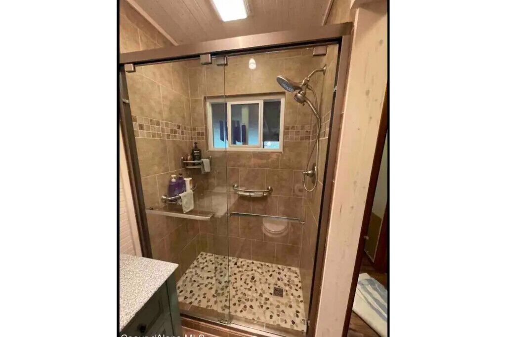 Page Cottage, scenic, hot tub, pets welcome