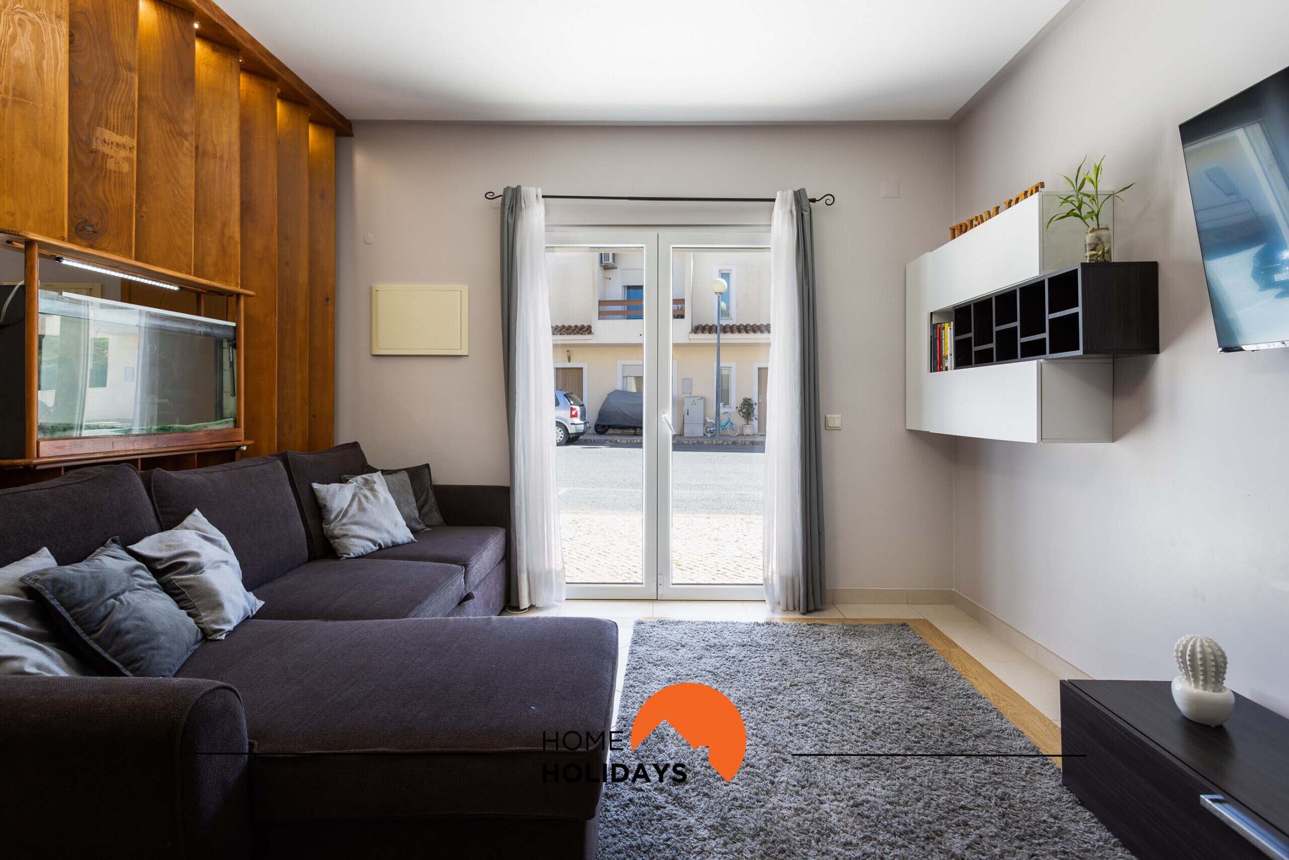 #131 Ruaça Guest House w/ Pool by Home Holidays