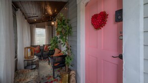 Interior - Fun Maximalist home In the heart of Seminole Heights (Tampa)