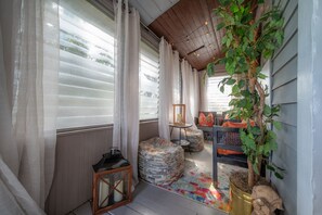 Interior - Fun Maximalist home In the heart of Seminole Heights (Tampa)