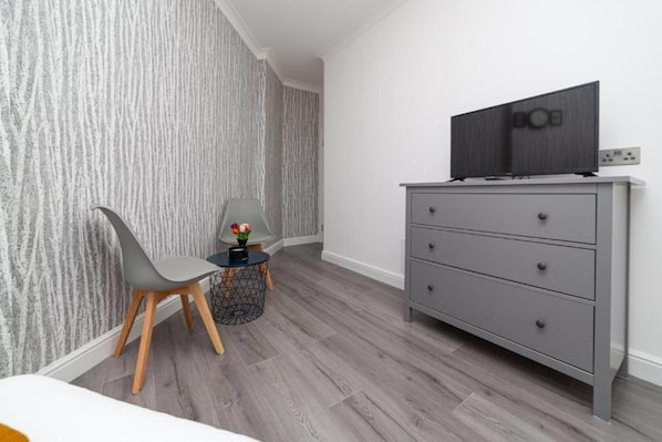 Standard Double Room | 1 bedroom, iron/ironing board, free WiFi, bed sheets
