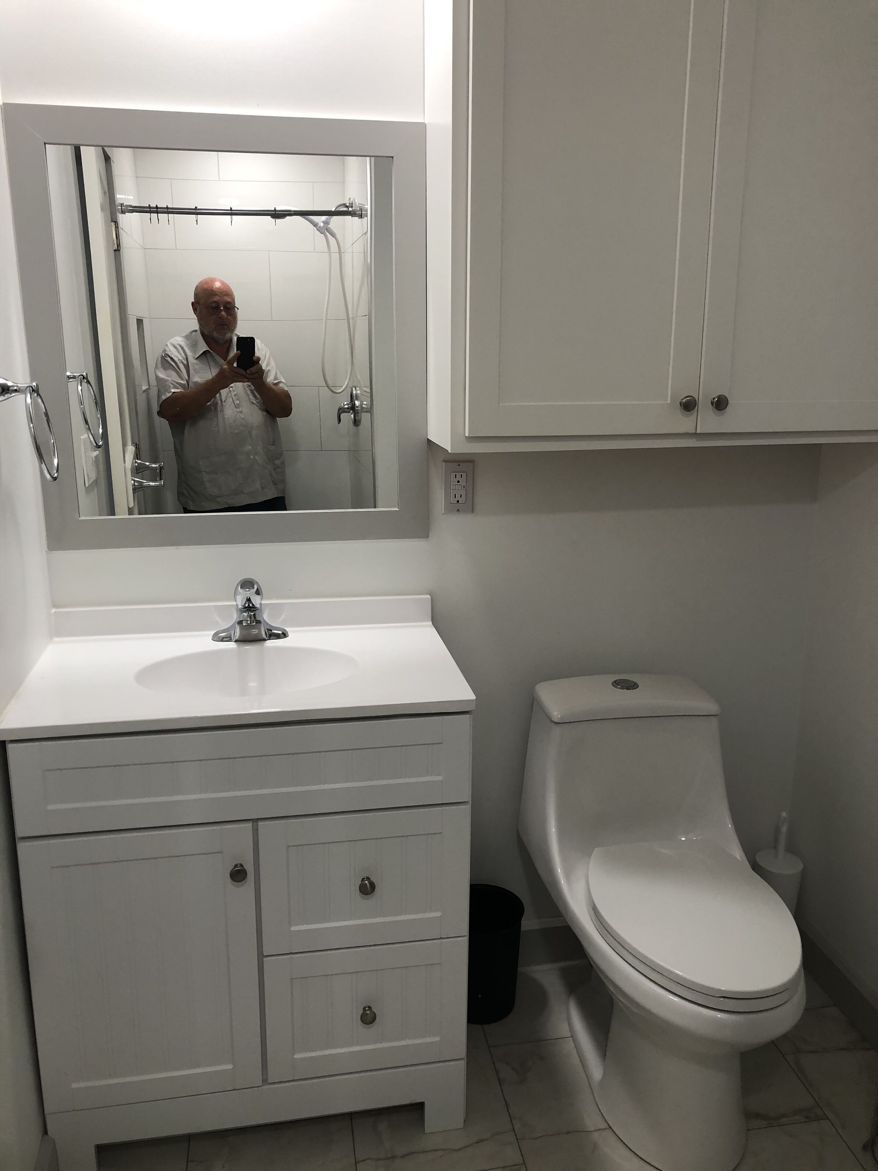 New Studio with kitchen & full-size appliances.