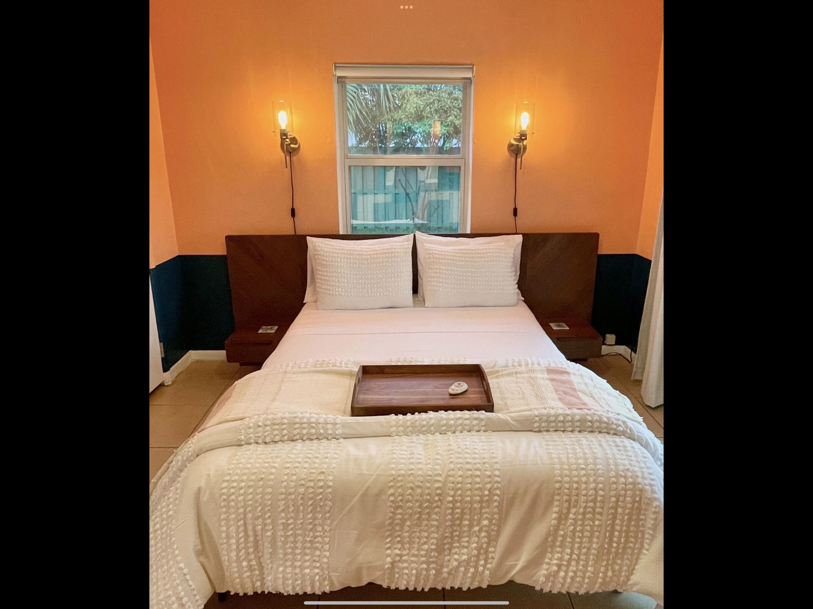 Wilton Manors Villas a Shared pool, walking distance to restaurants, bars.