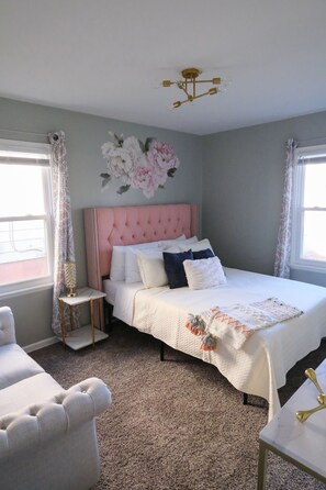 2 bedrooms, desk, iron/ironing board, WiFi