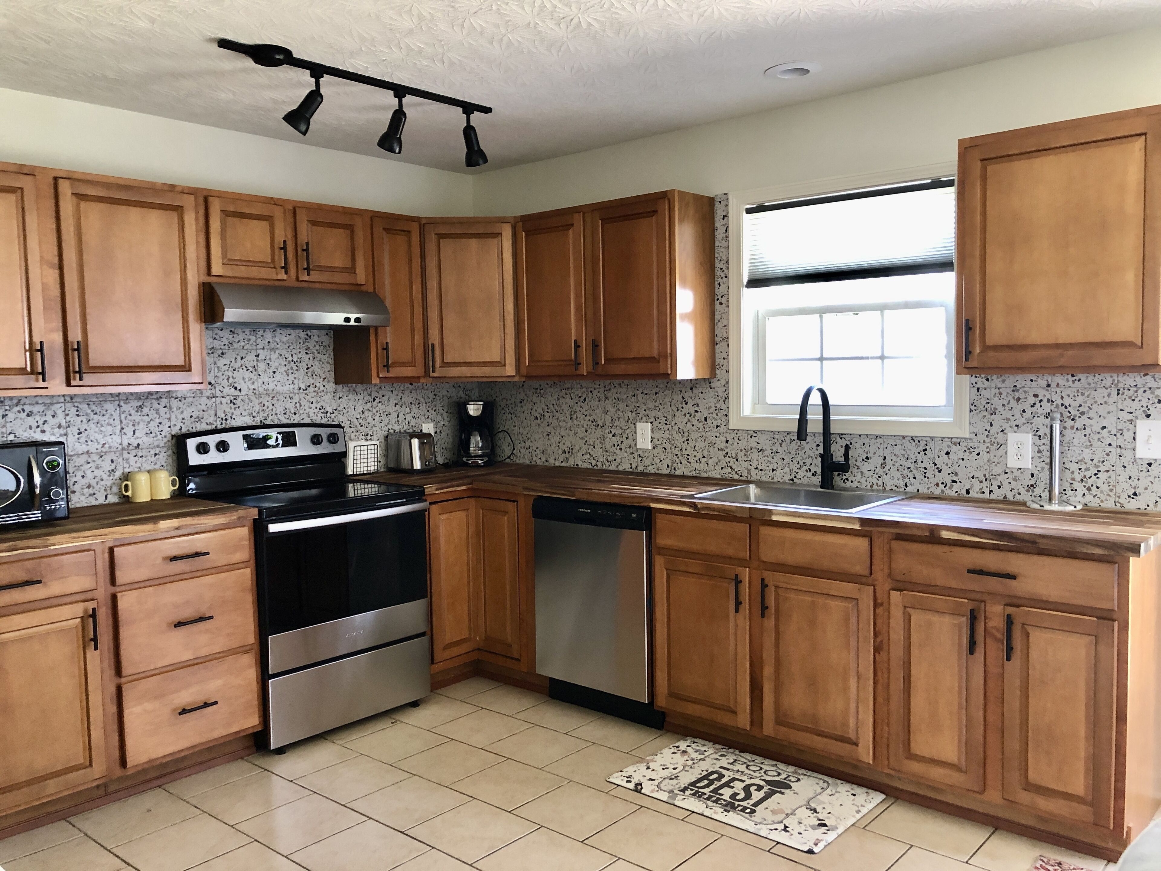 Kentucky Bourbon and Horses Historic Versailles 