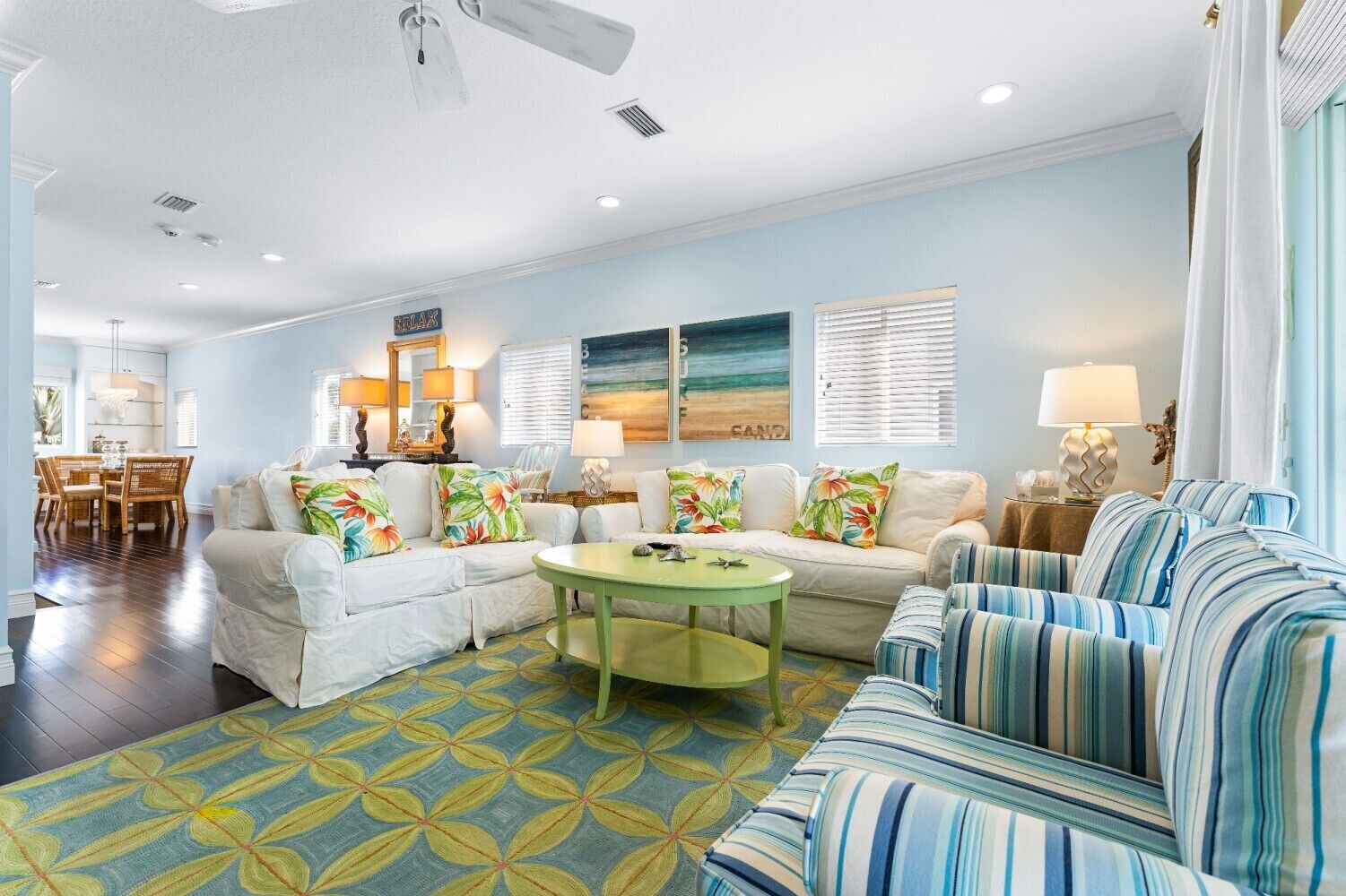 Stunning 3 bed/ 2.5 bath Townhouse Steps From Siesta Key Beach!