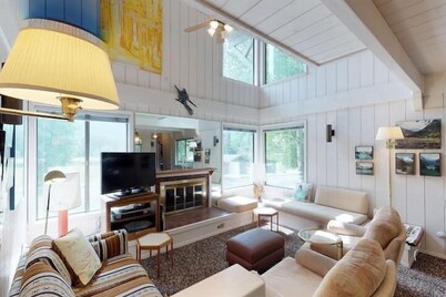 Retro 3BD Sun Valley Condo + FREE Resort Amenities!