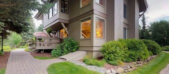 Retro 3BD Sun Valley Condo + FREE Resort Amenities!