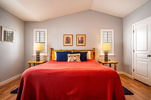 3 soverom, strykejern/-brett, wi-fi (inkludert) og sengetøy