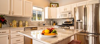 In the Heart of Hailey; PRIVATE PET-FRIENDLY 3 bedroom home with garage