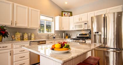 In the Heart of Hailey; PRIVATE PET-FRIENDLY 3 bedroom home with garage