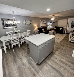 Smart TV, lettore DVD, libri