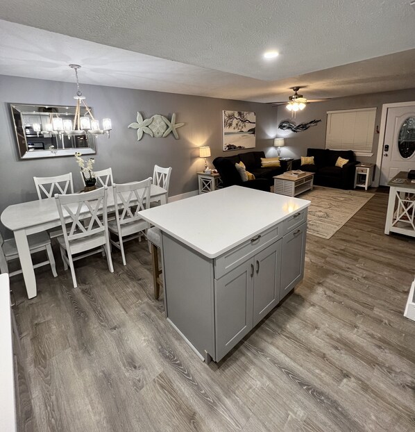 Smart-TV, DVD-Player, Bücher