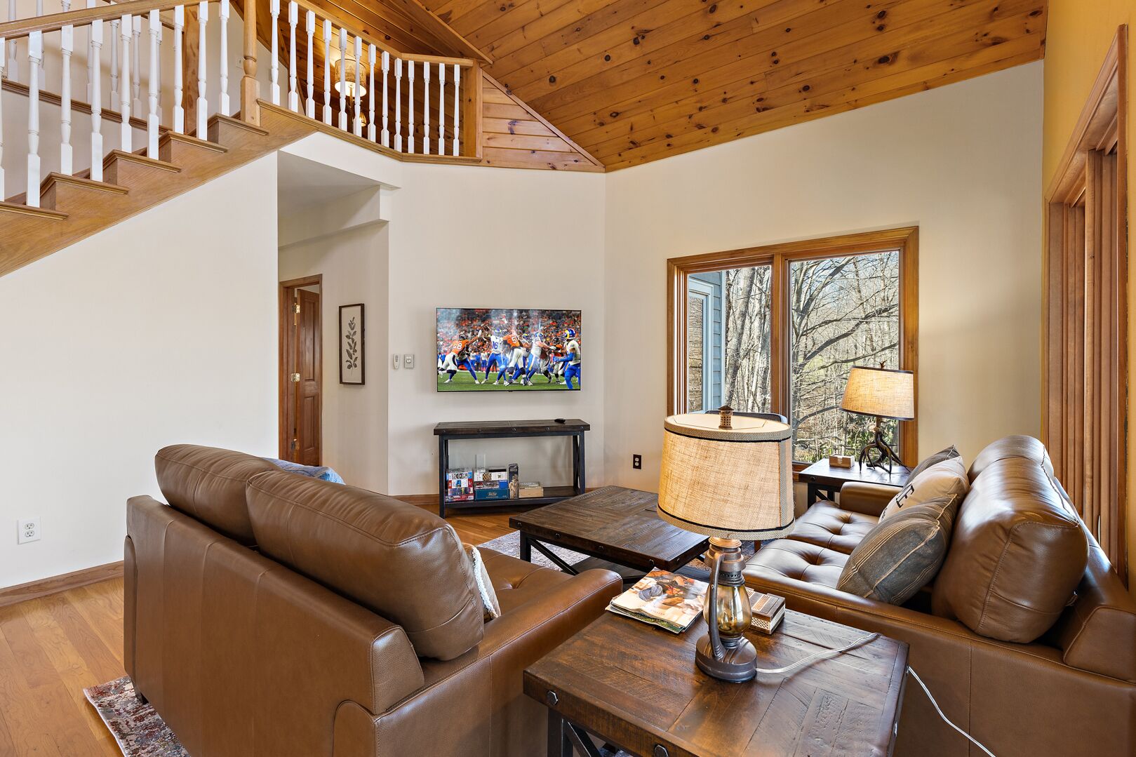 Peaceful Cabin with Picturesque Views