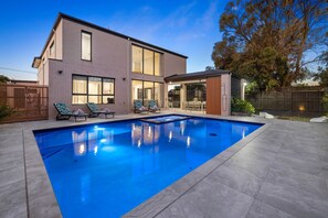 Outdoor pool, a heated pool - Villa Alessandro – Mornington Peninsula Luxury Accommodation (Tootgarook)