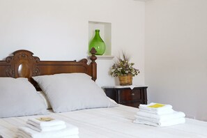 3 habitaciones, tabla de planchar con plancha, wifi y ropa de cama 
