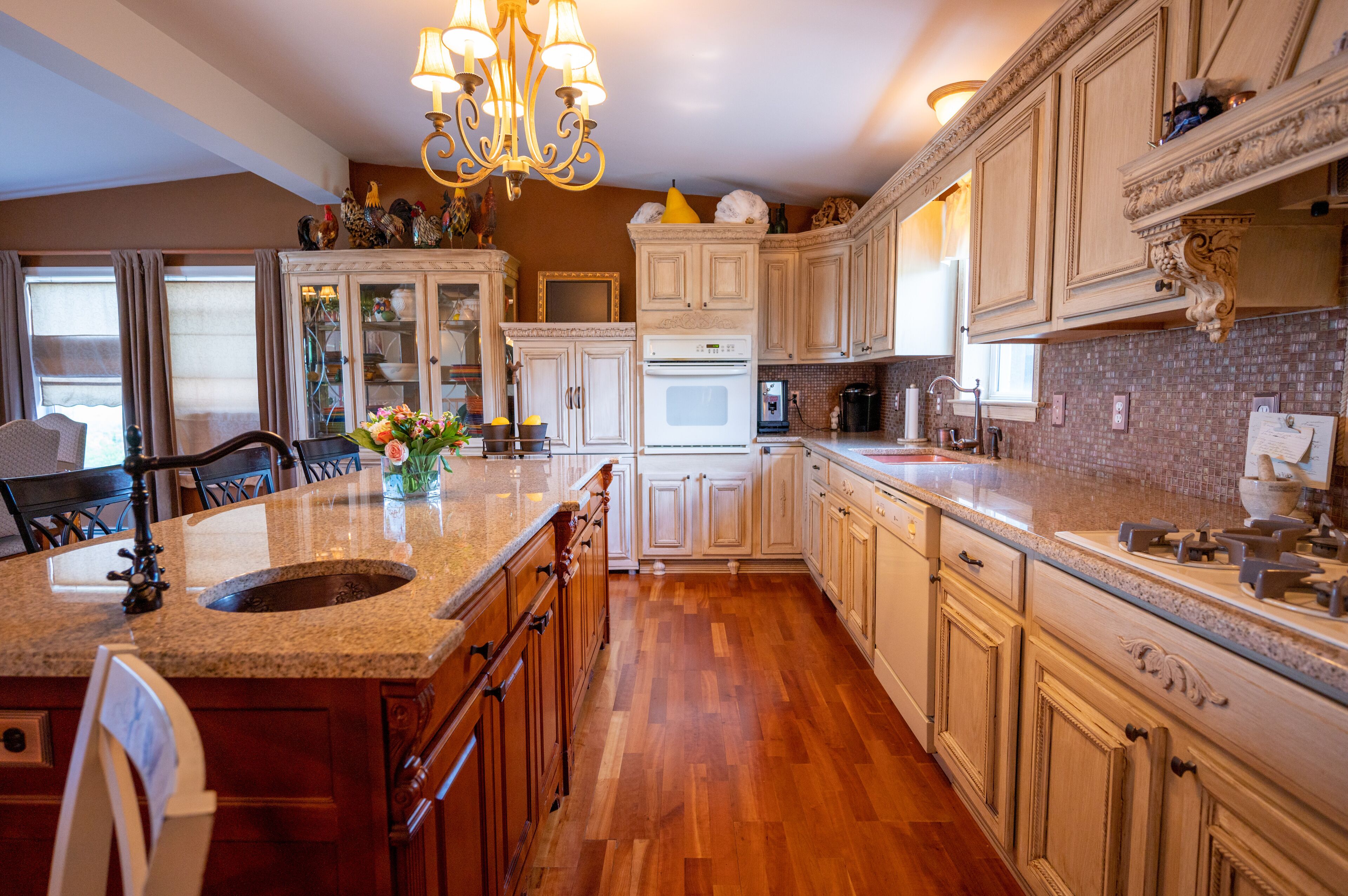 Private Upstate Estate - Pool, Hot Tub, Pond, Amazing Fall Leaf Peeping Views!