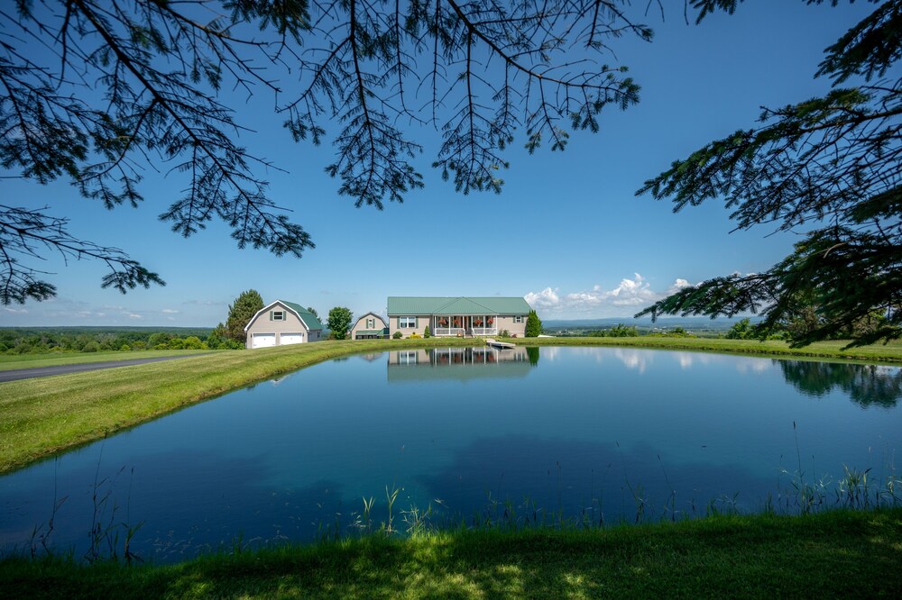 Private Upstate Estate - Pool, Hot Tub, Pond, Amazing Fall Leaf Peeping Views!