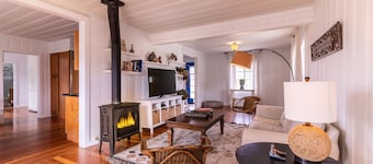 Beach Cottage Near the Coastal Trail and the Ritz