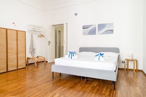 2 soverom, strykejern/-brett, internettilgang og sengetøy