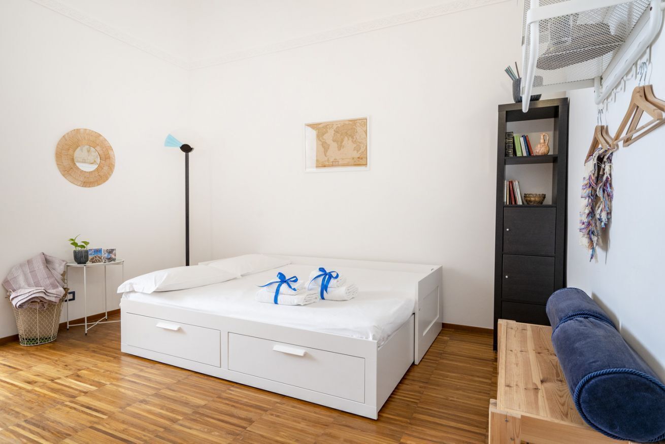 2 bedrooms, iron/ironing board, Internet, bed sheets