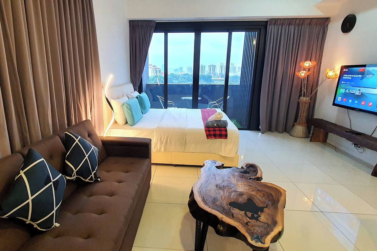 Suite Studio Premium, non-fumeurs, balcon | Literie de qualité supérieure, bureau