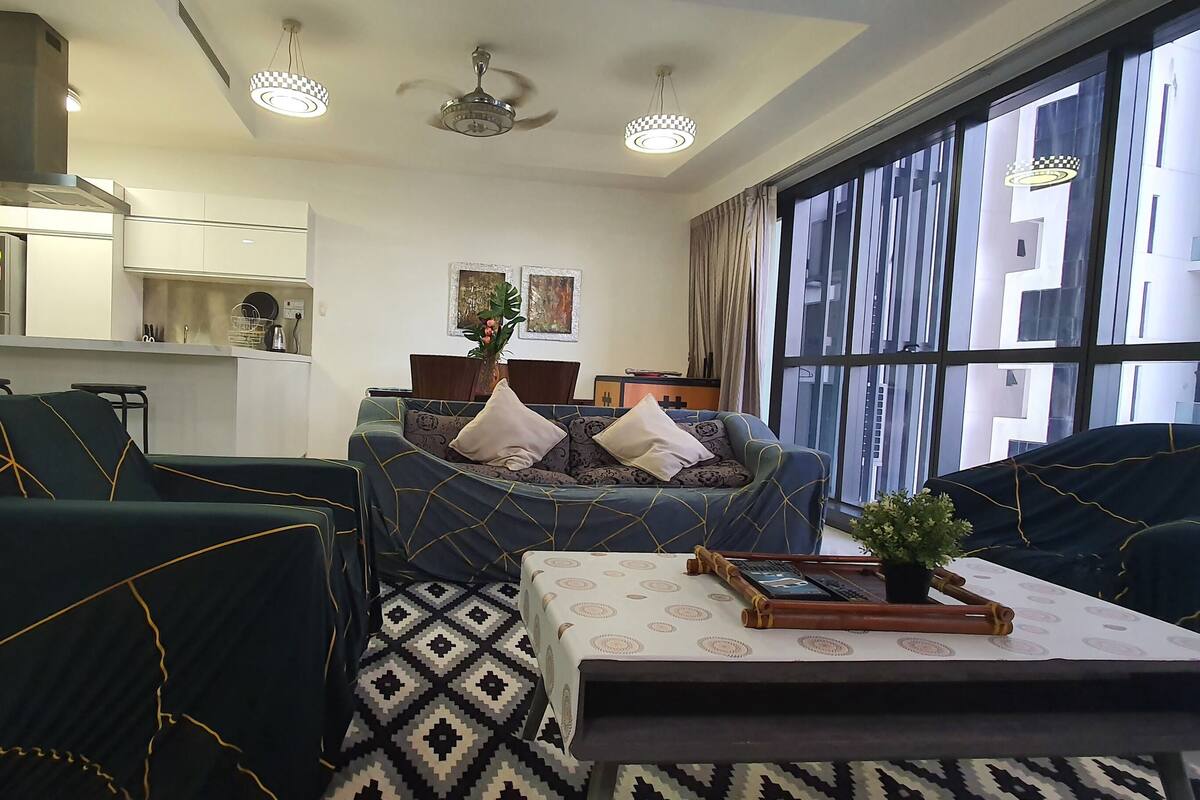 42-inch Smart TV with digital channels, Netflix, streaming services