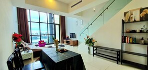 Appartement Majestueux, vue lac, en bord de lac | Literie de qualité supérieure, décoration personnalisée