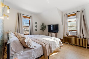 5 bedrooms, premium bedding, desk, iron/ironing board