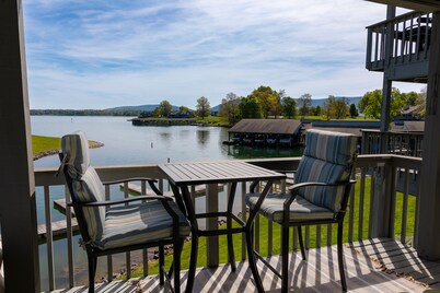 Southern Escape @ Bernards Landing w/ Kayaks