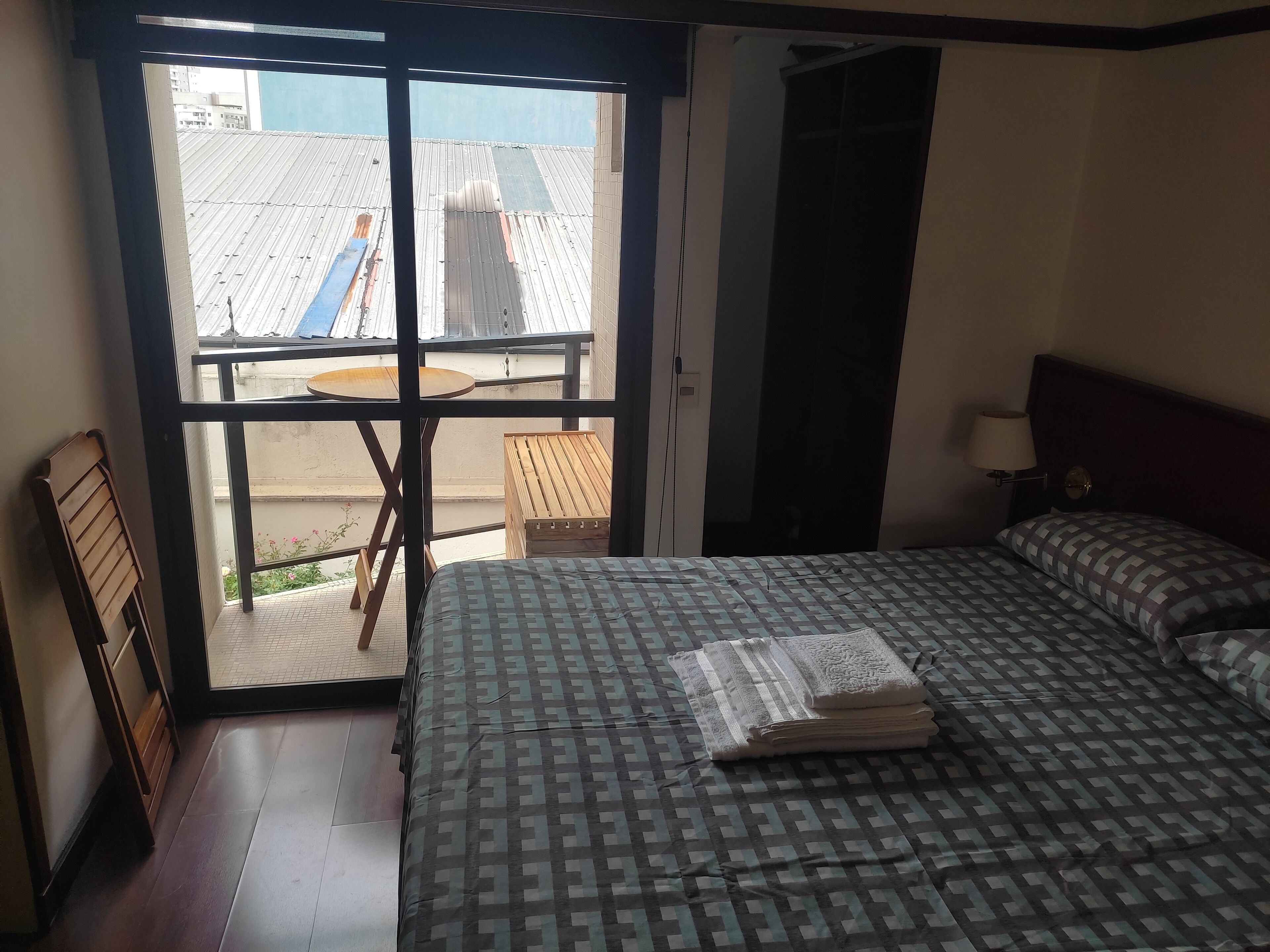 Flat well located w / maid and parking space