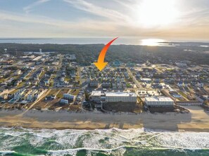 Beach nearby - 3min Walk to Beach! Hot tub, Yard & Near Shops (Kill Devil Hills)