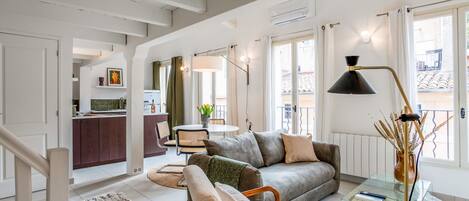 Fernseher, Stereoanlage