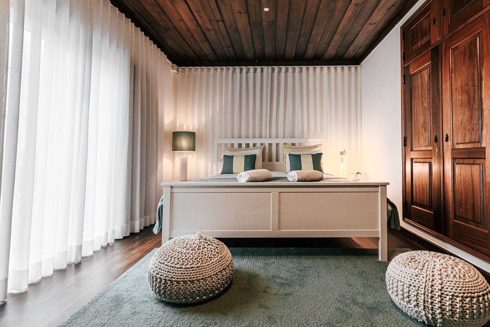 8 bedrooms, free WiFi, bed sheets