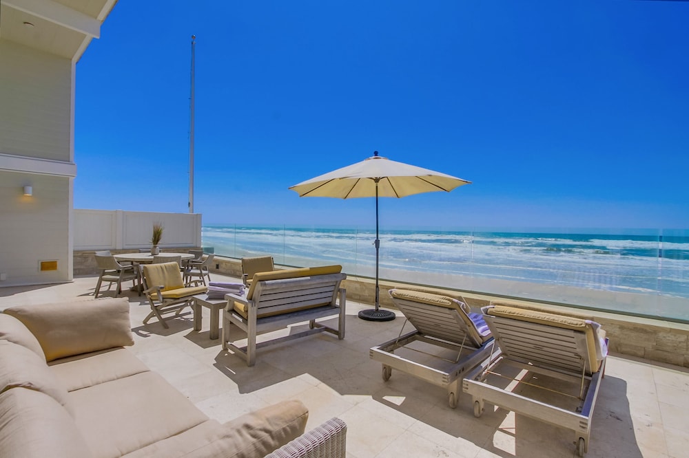 Del Mar Luxury on the sand! 30 days!