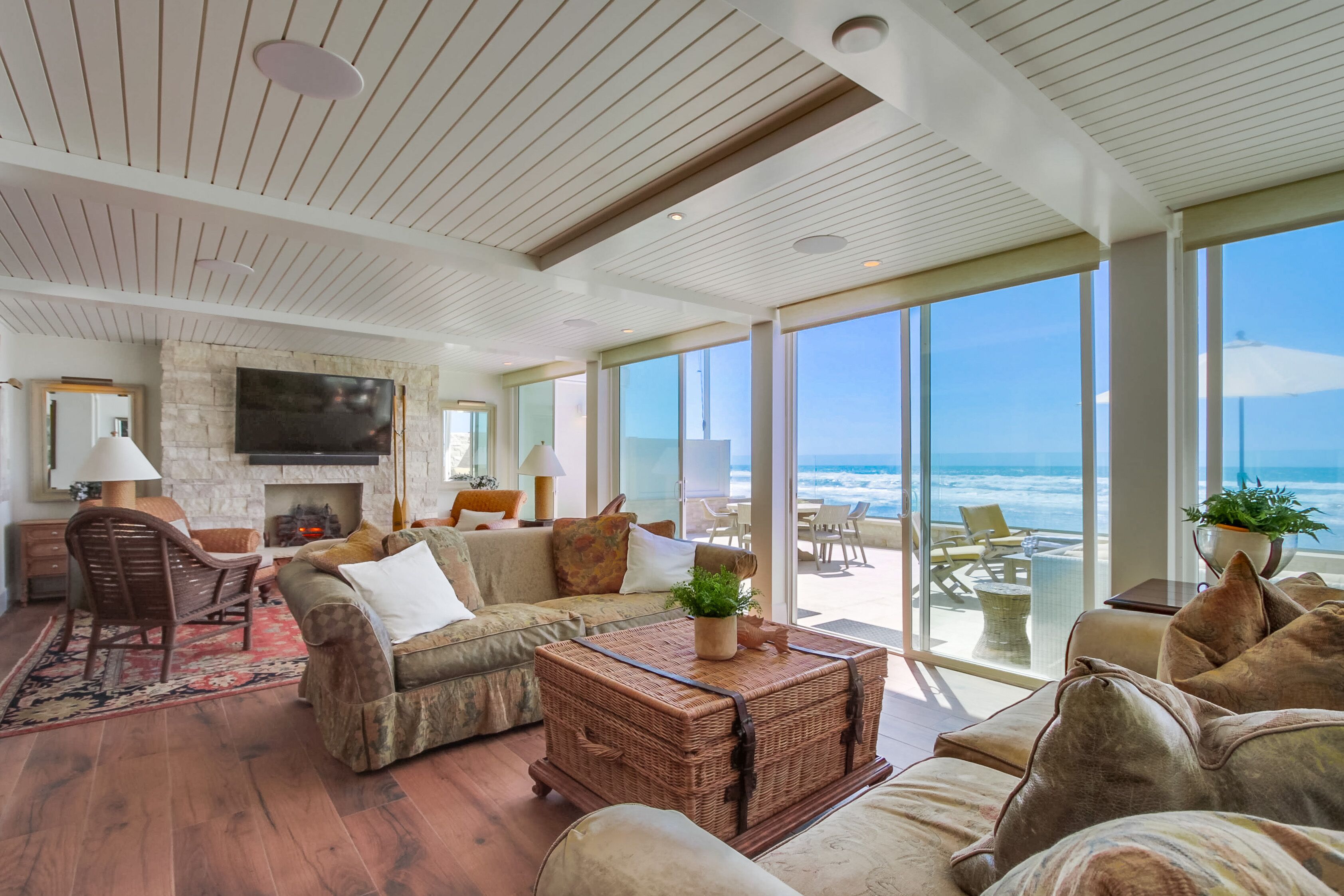 Del Mar Luxury on the sand! 30 days!