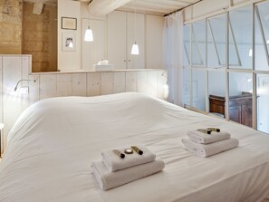 2 室のベッドルーム、アイロン / アイロン台、WiFi、ベッドシーツ