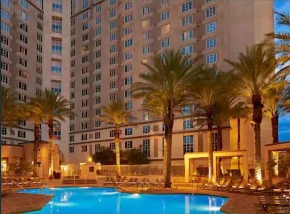 Outdoor pool, a heated pool