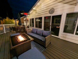 Outdoor dining - Waterfront Villa with Private Beach, Hot tub, EV & WFH (Shelton)