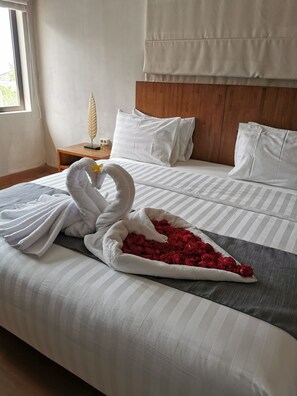 Junior Suite, 2 Bedrooms, Pool View | 2 bedrooms, free WiFi, bed sheets