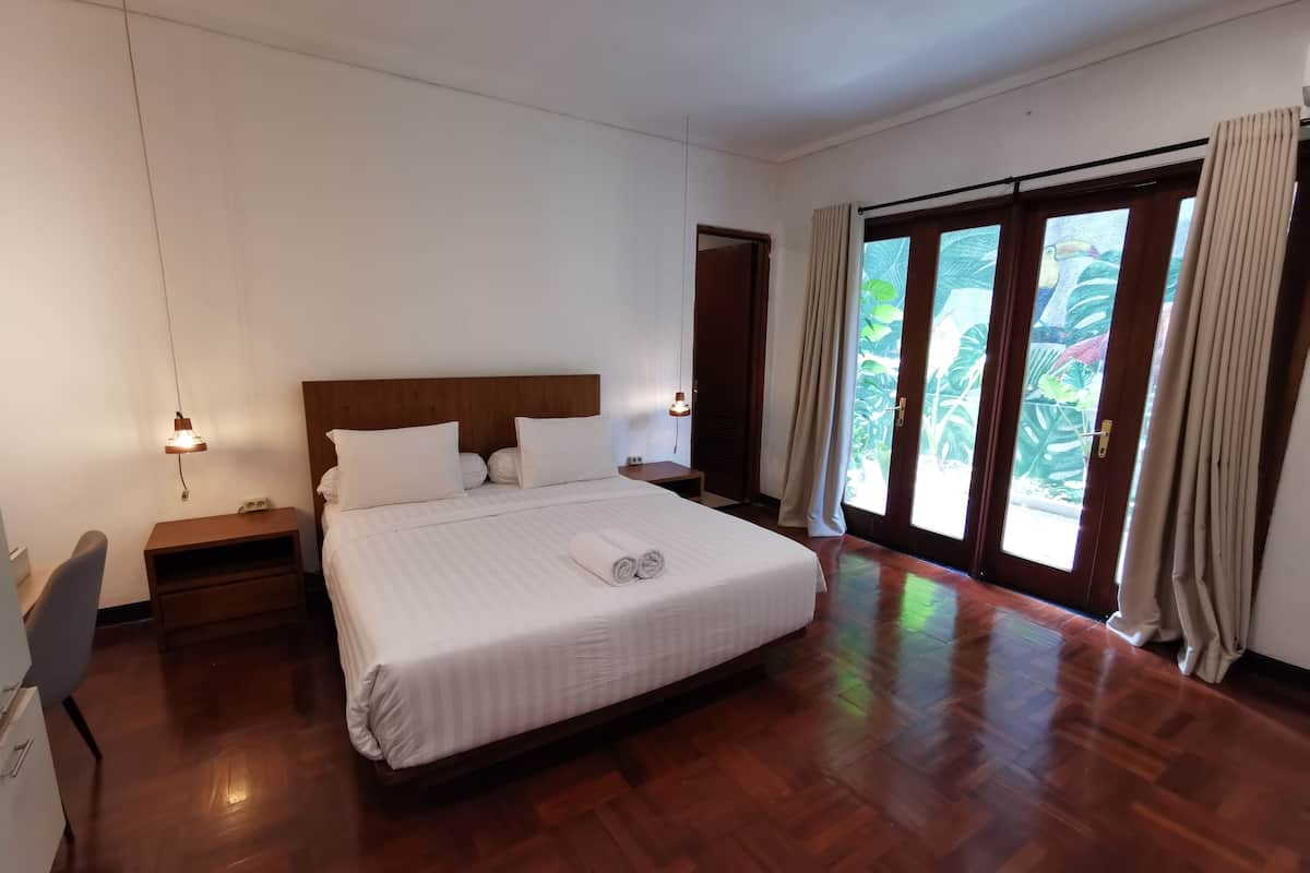 Signature Villa, 2 Bedrooms, Accessible, Pool View | 2 bedrooms, free WiFi, bed sheets