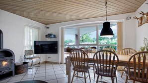 Dining - Home for the family in quiet surroundings (Hadsund)