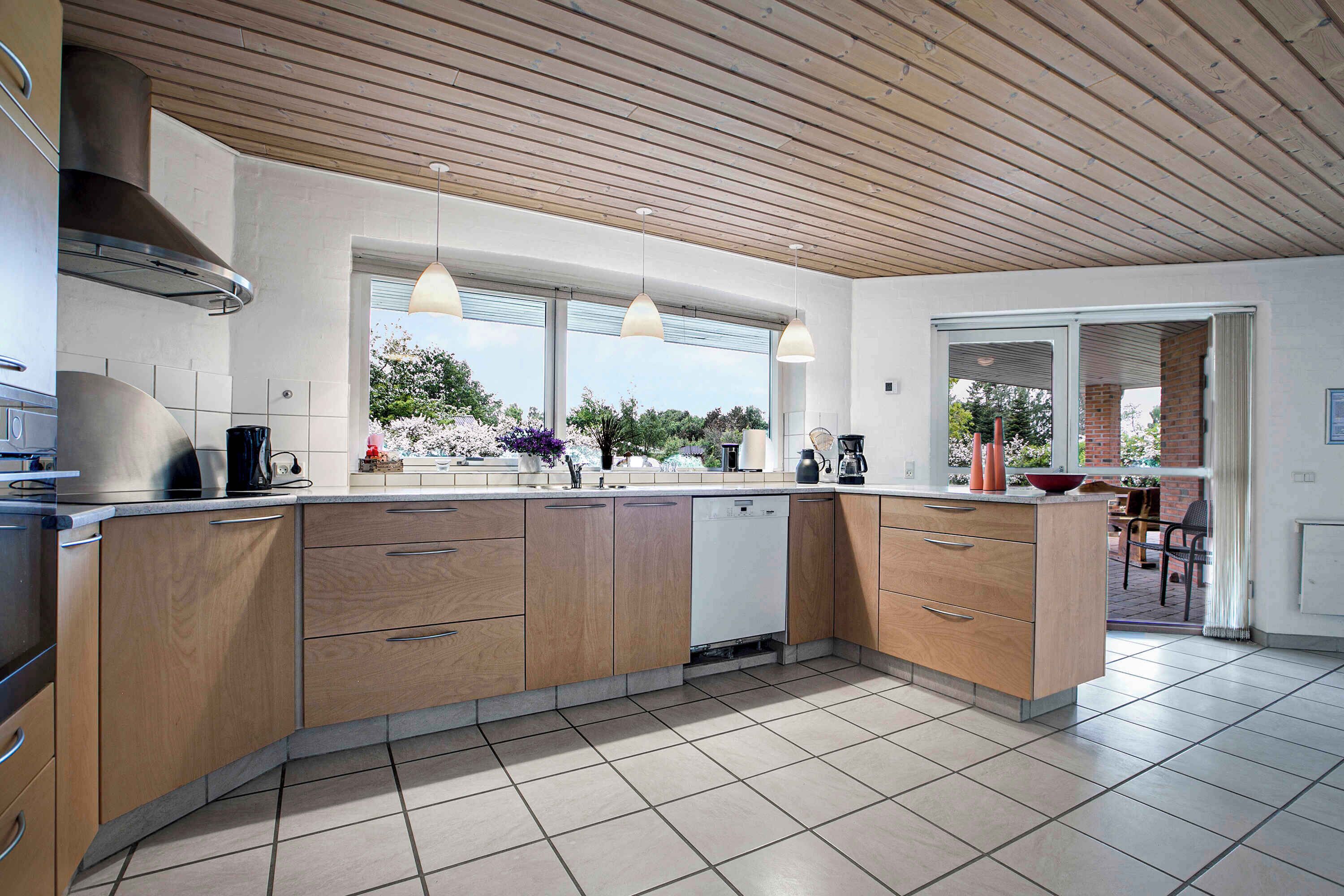 Réfrigérateur, four, plaque de cuisson, lave-vaisselle